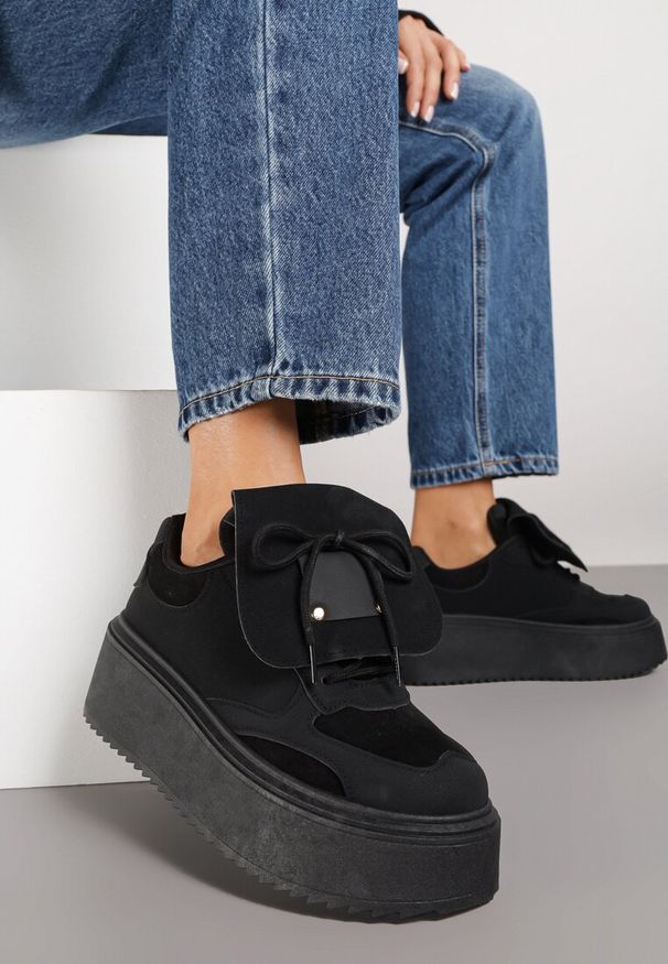 Born2be - Czarne Sneakersy na Grubej Podeszwie z Wywiniętym Językiem i Kokardą Ellisare. Okazja: na co dzień. Kolor: czarny. Materiał: jeans