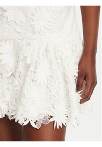 BARDOT - Bardot Sukienka koktajlowa Remy 59845DB Biały Slim Fit. Kolor: biały. Materiał: syntetyk. Styl: wizytowy #6