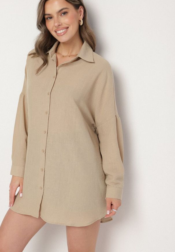 Born2be - Beżowa Klasyczna Koszula o Kroju Oversize Maronira. Okazja: na co dzień. Typ kołnierza: kołnierzyk klasyczny. Kolor: beżowy. Materiał: jeans. Styl: klasyczny