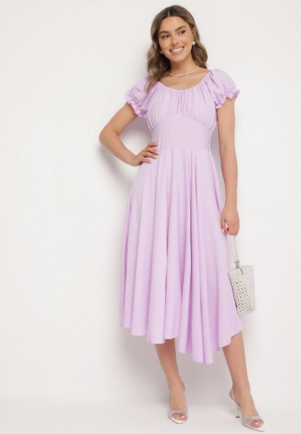 Born2be - Fioletowa Sukienka z Bawełną Typu Hiszpanka z Ozdobnymi Bufkami Lunaleia. Okazja: na co dzień. Typ kołnierza: dekolt hiszpanka. Kolor: fioletowy. Materiał: bawełna. Styl: elegancki, klasyczny, casual