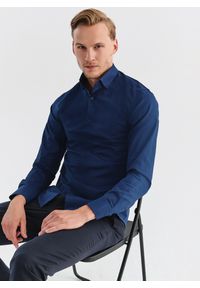 Pako Lorente - PAKO LORENTE – Gładka elegancka koszula męska w kolorze granatowym. Typ kołnierza: kołnierzyk klasyczny. Kolor: niebieski. Materiał: bawełna. Długość rękawa: długi rękaw. Długość: długie. Wzór: gładki. Styl: elegancki #10
