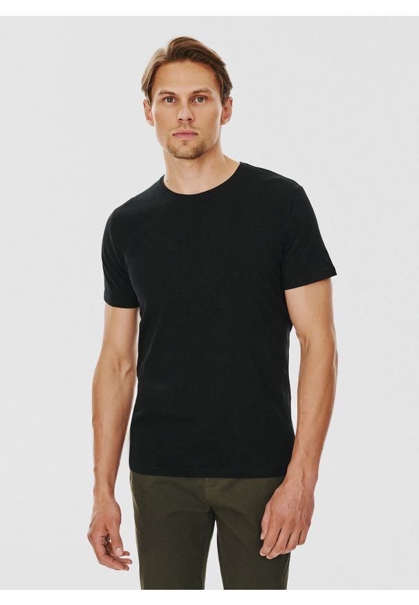 Pako Lorente - PAKO LORENTE – Czarny gładki T-shirt Basic. Kolor: czarny, niebieski, biały. Materiał: bawełna, elastan. Długość rękawa: krótki rękaw. Długość: krótkie. Wzór: gładki. Styl: klasyczny