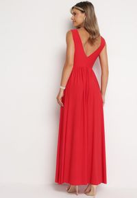 Born2be - Czerwona Koktajlowa Sukienka na Ramiączkach z Trójkątnym Dekoltem i Rozcięciem z Boku Nestarli. Okazja: na wesele, na imprezę, na ślub cywilny. Typ kołnierza: dekolt w kształcie V. Kolor: czerwony. Materiał: materiał. Długość rękawa: na ramiączkach. Sezon: lato. Styl: wizytowy #4