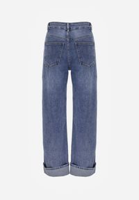 Born2be - Niebieskie Jeansy Bawełniane z Asymetrycznym Zapięciem i Wywiniętymi Nogawkami Ellenesta. Okazja: na co dzień, na spacer. Kolor: niebieski. Styl: casual, elegancki #8