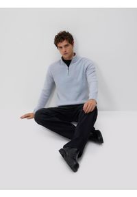 Reserved - Sweter z rozpinanym golfem - jasnoszary. Typ kołnierza: golf. Kolor: szary. Materiał: dzianina