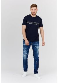 Armani Exchange - ARMANI EXCHANGE Granatowy t-shirt męski z aplikacją z logo. Kolor: niebieski. Materiał: prążkowany. Wzór: aplikacja