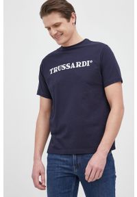 Trussardi Jeans - Trussardi T-shirt bawełniany kolor granatowy z nadrukiem. Kolor: niebieski. Materiał: bawełna. Wzór: nadruk #3