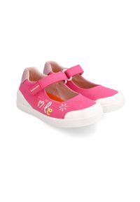 Biomecanics tenisówki dziecięce kolor różowy. Nosek buta: okrągły. Zapięcie: rzepy. Kolor: różowy. Materiał: guma
