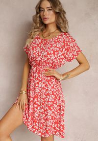 Renee - Czerwona Wiskozowa Mini Sukienka w Kwiatowy Print z Gumką w Pasie Frolia. Kolor: czerwony. Materiał: wiskoza. Wzór: kwiaty, nadruk. Długość: mini #3
