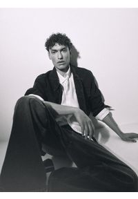 Reserved - Jeansy loose z efektem sprania - szary. Kolor: szary #1