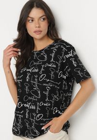 Born2be - Czarny T-shirt Oversize z Bawełny Zdobiony Nadrukiem Sinelra. Okazja: na co dzień. Kolor: czarny. Materiał: bawełna. Wzór: aplikacja, nadruk. Styl: klasyczny, elegancki, casual