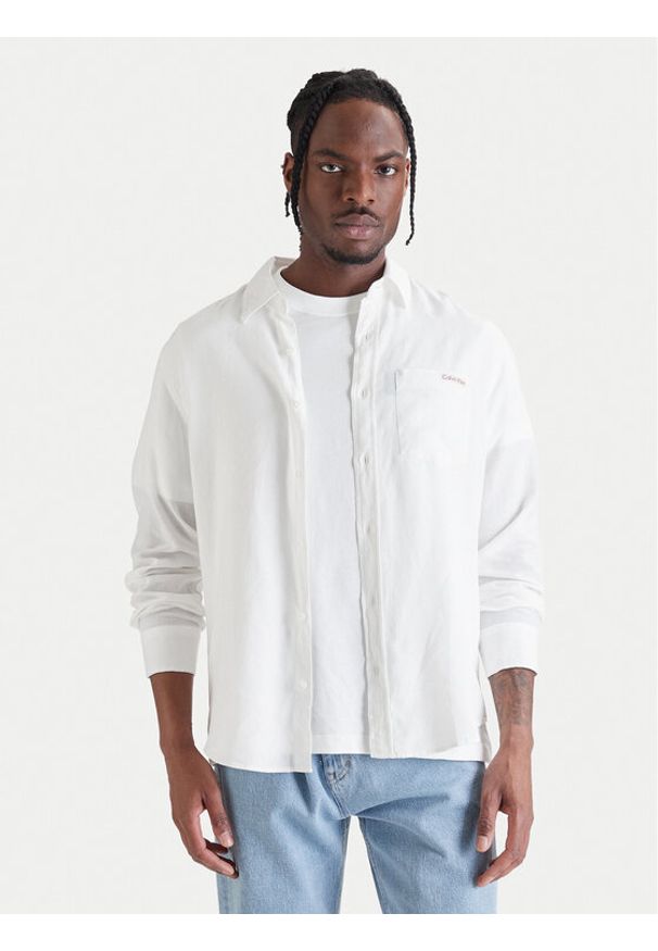 Calvin Klein Jeans Koszula LV04RF121G Biały Regular Fit. Kolor: biały. Materiał: len