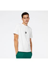 Koszulka męska New Balance MT23582WT – biała. Kolor: biały. Materiał: materiał, bawełna. Długość rękawa: krótki rękaw. Długość: krótkie