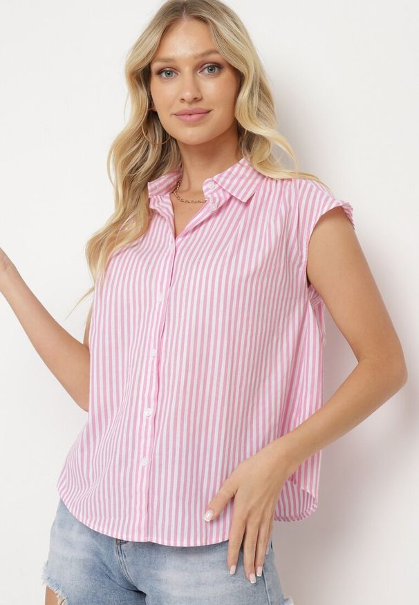 Born2be - Różowa Bawełniana Koszula Bez Rękawów w Paski Zapinana na Guziki Loratia. Okazja: na spotkanie biznesowe. Kolor: różowy. Materiał: bawełna. Długość rękawa: bez rękawów. Wzór: paski. Styl: klasyczny, elegancki, biznesowy