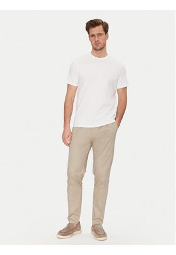 Calvin Klein T-Shirt K10K114488 Beżowy Regular Fit. Kolor: beżowy. Materiał: bawełna