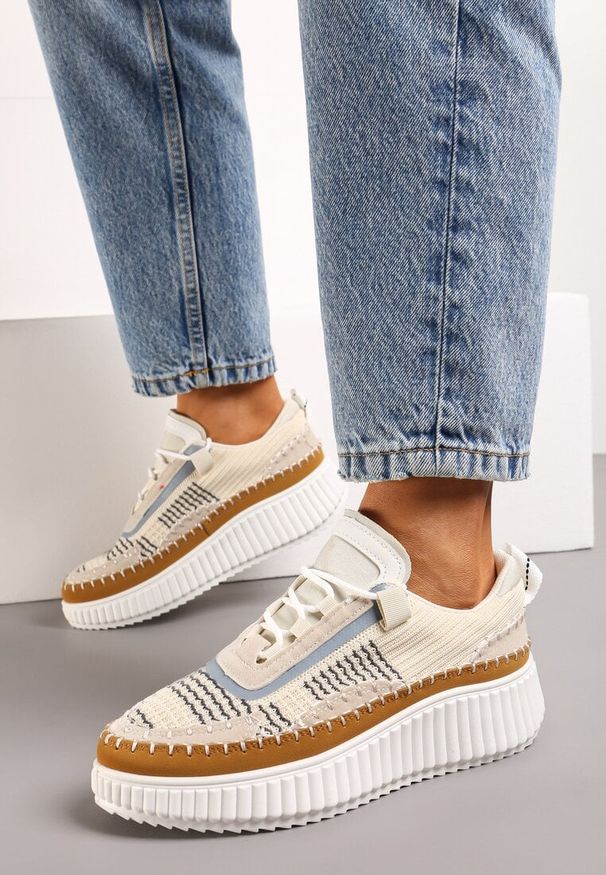 Renee - Beżowe Casualowe Sneakersy z Wiązaniem na Wzorzystej Grubej Podeszwie Aniata. Okazja: na co dzień. Nosek buta: okrągły. Zapięcie: sznurówki. Kolor: beżowy. Materiał: materiał. Obcas: na obcasie. Wysokość obcasa: niski