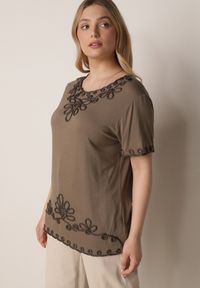 Born2be - Ciemnozielona Wiskozowa Bluzka na Krótki Rękaw z Etno Haftem z Metaliczną Nicią Aiopa. Okazja: do pracy, na co dzień, na spotkanie biznesowe. Kolekcja: plus size. Kolor: zielony. Materiał: wiskoza. Długość rękawa: krótki rękaw. Długość: krótkie. Wzór: haft. Styl: etno #8