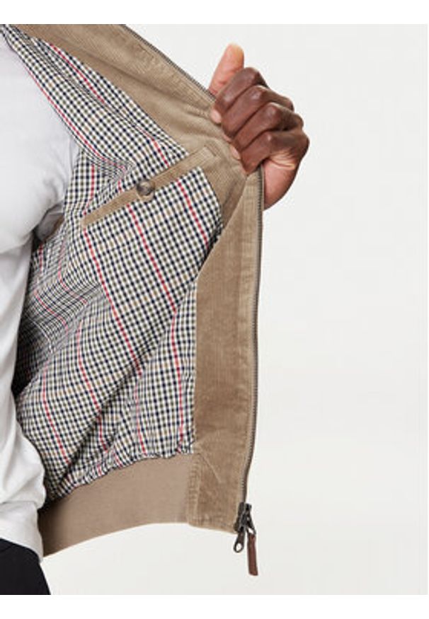 GANT - Gant Kurtka bomber Corduroy 7006547 Brązowy Regular Fit. Kolor: brązowy. Materiał: bawełna