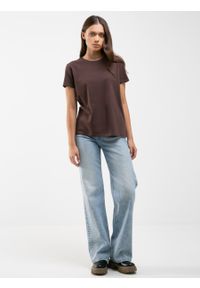 Big-Star - Koszulka damska brązowa Basilia 804. Okazja: na co dzień. Kolor: brązowy. Materiał: jeans, bawełna. Wzór: nadruk. Styl: casual, klasyczny