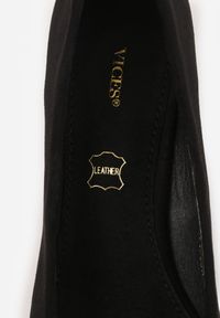 Renee - Czarne Czółenka na Słupku ze Skórzaną Wkładką Savirae. Okazja: na co dzień. Kolor: czarny. Materiał: skóra. Obcas: na słupku. Styl: casual, klasyczny, elegancki. Wysokość obcasa: niski #9