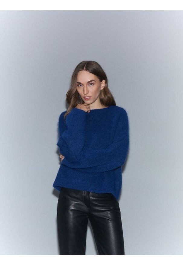 Reserved - Sweter z moherem i wełną - niebieski. Kolor: niebieski. Materiał: wełna, moher. Wzór: gładki