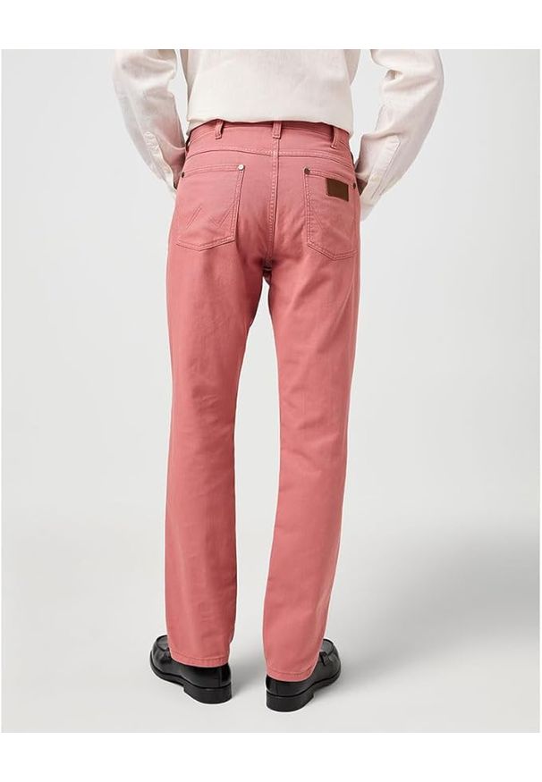 Wrangler - MESKIE SPODNIE WRANGLER GREENSBORO DESERT ROSE 112362445