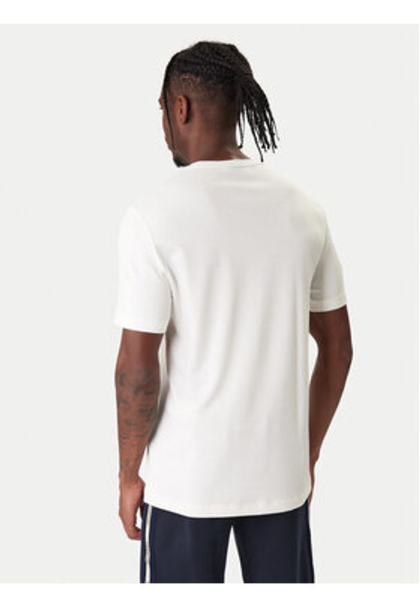 EA7 Emporio Armani T-Shirt 7M001331 AF13739 U0004 Écru Regular Fit. Kolor: kremowy. Materiał: wiskoza