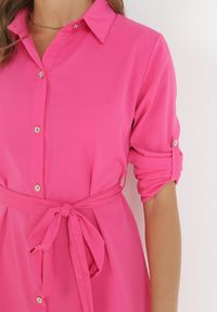 Born2be - Różowa Sukienka Koszulowa z Wiązanym Paskiem Dekitte. Kolor: różowy. Materiał: materiał. Typ sukienki: koszulowe