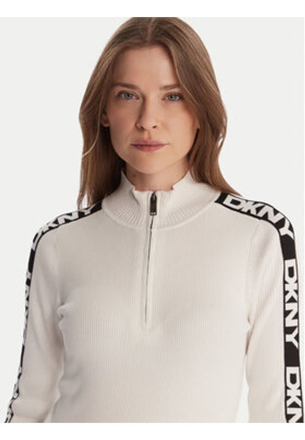 DKNY Sweter P5MSAY01 Écru Slim Fit. Materiał: wiskoza