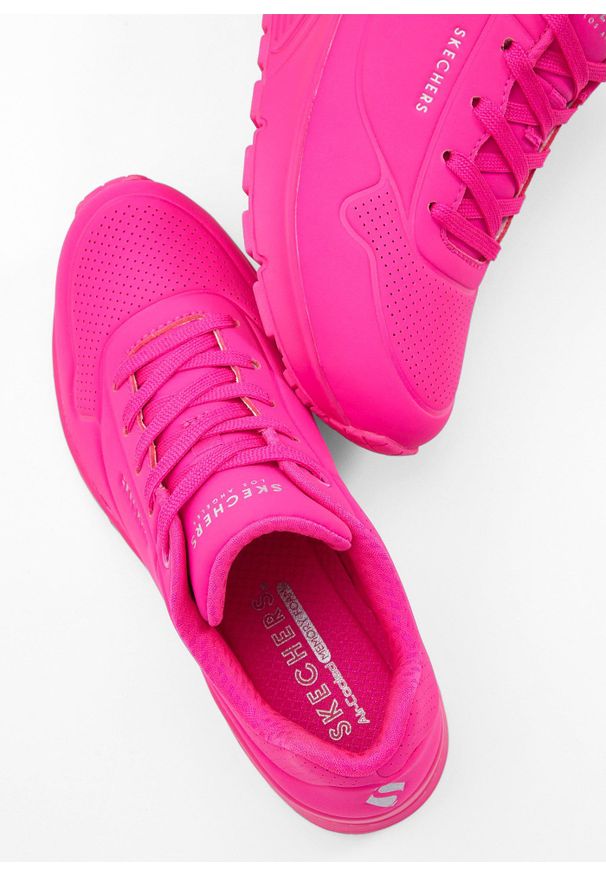 bonprix - Sneakersy Skechers z pianką Memory. Kolor: różowy
