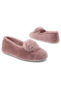 Różowe Kapcie Macarena Ciepłe Domowe Obuwie Damskie. Okazja: do domu. Kolor: różowy. Materiał: materiał. Wzór: aplikacja. Styl: casual, elegancki #6