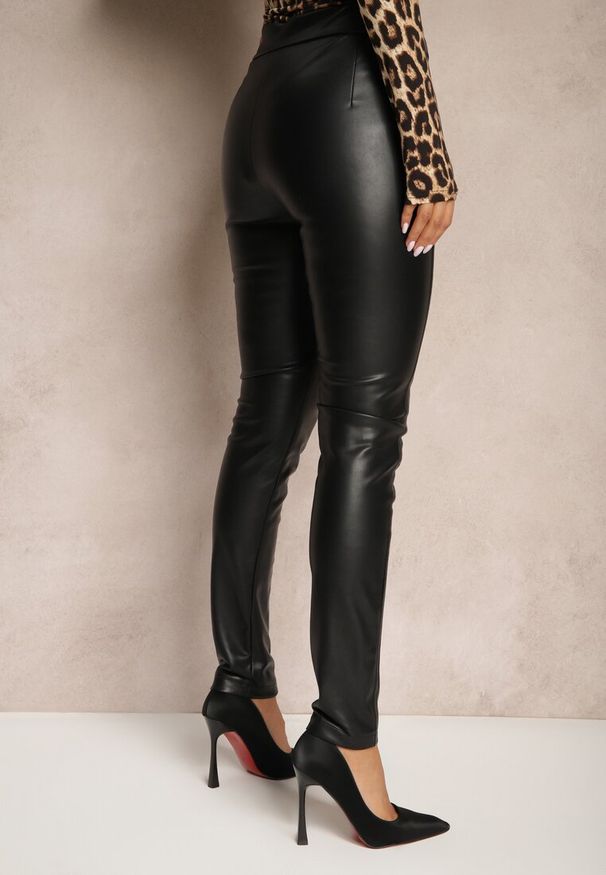 Renee - Czarne Spodnie High Waist z Ekoskóry z Ozdobnym Suwakiem i Ociepleniem Ilanilith. Okazja: na co dzień. Stan: podwyższony. Kolor: czarny. Styl: casual, elegancki