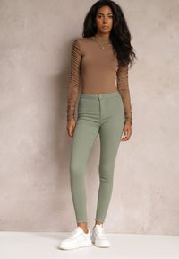 Renee - Ciemnozielone Bawełniane Spodnie Skinny Capria. Kolor: zielony. Materiał: bawełna
