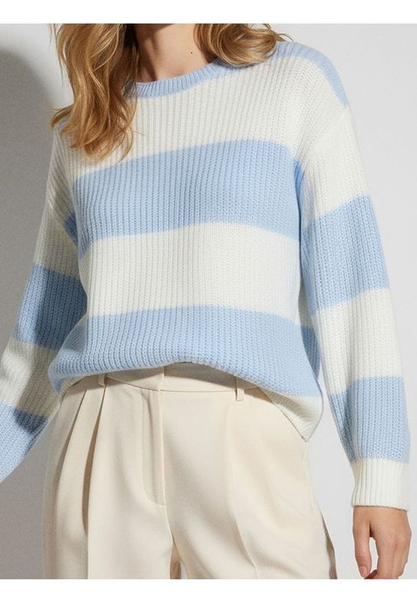 Sinsay - Sweter w paski - błękitny. Kolor: niebieski. Wzór: paski