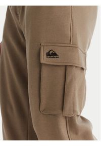 Quiksilver Spodnie dresowe Cargo Fleece EQYFB03401 Khaki Regular Fit. Kolor: brązowy. Materiał: syntetyk #3