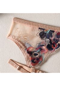 Intica - Komplet bielizny z haftem na romantyczne wieczory Alissone. Kolor: wielokolorowy. Materiał: materiał. Wzór: haft #11