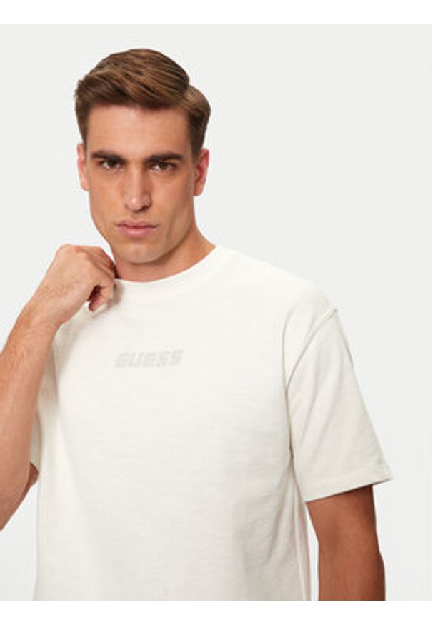 Guess T-Shirt Z4BI00 KCE21 Écru Regular Fit. Materiał: bawełna