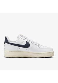Buty Sportowe Damskie Nike W Air Force 1 '07 Flyease. Kolor: biały. Materiał: guma, tkanina, skóra, materiał, syntetyk. Model: Nike Air Force. Sport: bieganie
