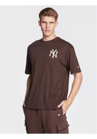 New Era T-Shirt New York Yankees League Essential 60284727 Brązowy Oversize. Kolor: brązowy. Materiał: bawełna #1