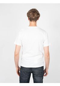 Pepe Jeans T-Shirt "2-Pack Aiden" | PM503655 | Mężczyzna | Biały. Okazja: na co dzień. Typ kołnierza: dekolt w kształcie V. Kolor: biały. Materiał: bawełna. Wzór: aplikacja. Styl: casual