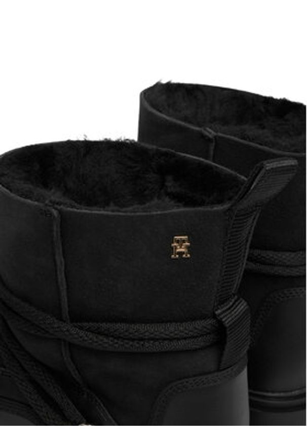 TOMMY HILFIGER - Tommy Hilfiger Śniegowce Real Shearling Laceup Snowboot FW0FW08996 Czarny. Kolor: czarny. Materiał: zamsz, skóra