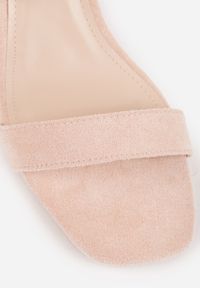 Renee - Różowe Sandały na Słupkowym Obcasie z Cienkim Paskiem ze Sprzączką Ferrisa. Okazja: na spacer, na imprezę, na randkę, na wesele, na spotkanie biznesowe, na ślub cywilny. Zapięcie: pasek. Kolor: różowy. Sezon: wiosna. Obcas: na obcasie. Styl: elegancki, biznesowy, klasyczny. Wysokość obcasa: średni #7