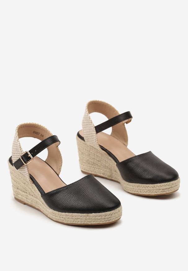 Born2be - Czarne Sandały Espadryle na Koturnie z Noskiem z Imitacji Skóry Anirha. Okazja: na co dzień. Zapięcie: pasek. Kolor: czarny. Materiał: skóra. Sezon: lato. Obcas: na koturnie. Styl: elegancki, casual