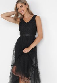 Born2be - Czarna Rozkloszowana Sukienka Midi z Ozdobnym Tiulem Celaina. Kolor: czarny. Materiał: tiul. Długość: midi