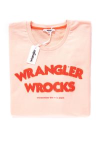 Wrangler - BLUZA WRANGLER DAMSKA WROCKS SWEAT PEACH PARFAIT W601OHYUD. Wzór: aplikacja #9