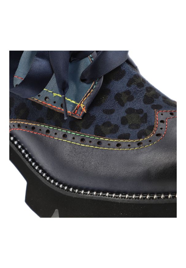 Granatowe Półbuty Laura Vita Stylowe Buty Damskie Premium. Kolor: niebieski. Materiał: skóra. Szerokość cholewki: normalna. Wzór: aplikacja, motyw zwierzęcy. Styl: elegancki