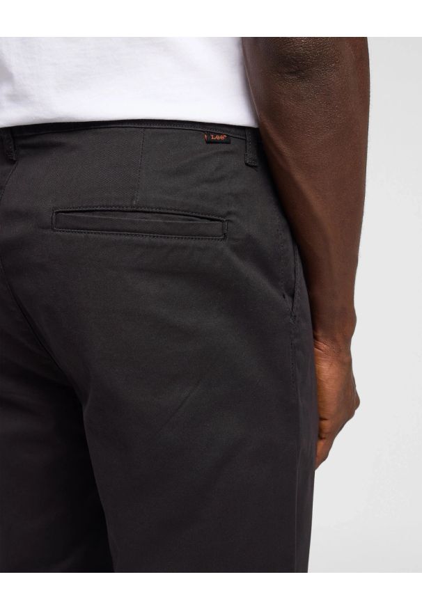 Lee - LEE MĘSKIE SPODNIE MATERIAŁOWE LEE RELAXED CHINO BLACK L70XTY01 112145505