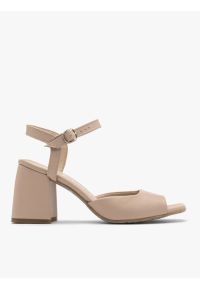 Ryłko - Beżowe sandały na masywnym słupku. Kolor: beżowy. Materiał: skóra. Obcas: na słupku. Styl: street. Wysokość obcasa: średni #1