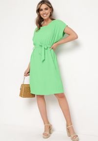Born2be - Jasnozielona Sukienka z Krótkim Rękawem i Materiałowym Paskiem Ellata. Okazja: na co dzień, do pracy, na spotkanie biznesowe. Kolor: zielony. Materiał: materiał. Długość rękawa: krótki rękaw. Typ sukienki: proste. Styl: biznesowy, casual #5