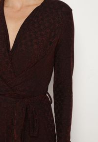 Born2be - Bordowy Kombinezon z Wiskozą Kopertowym Dekoltem i Materiałowym Paskiem Miathalise. Okazja: na spotkanie biznesowe. Kolor: czerwony. Materiał: materiał, wiskoza. Długość: długie. Styl: biznesowy #3